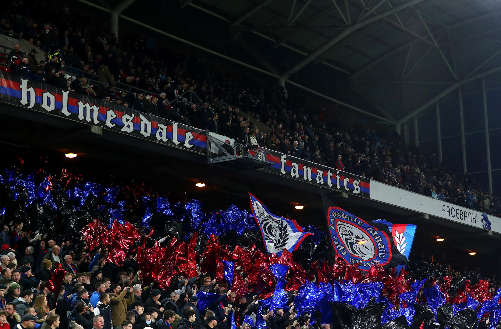 接受媒体采 接受媒体采