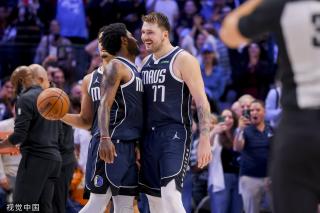 无数球迷的 无数球迷的