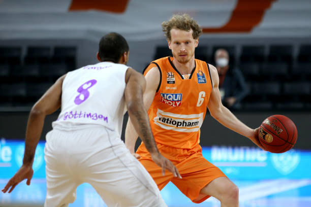 脱颖而出 脱颖而出