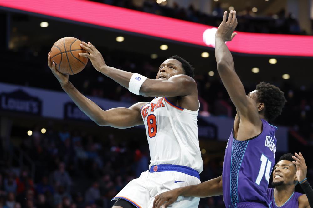 迫使他难以 迫使他难以